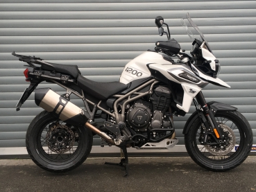 "Bärenfallen" - Tiefere VA-Rallye-Fußrasten Triumph Tiger 1200