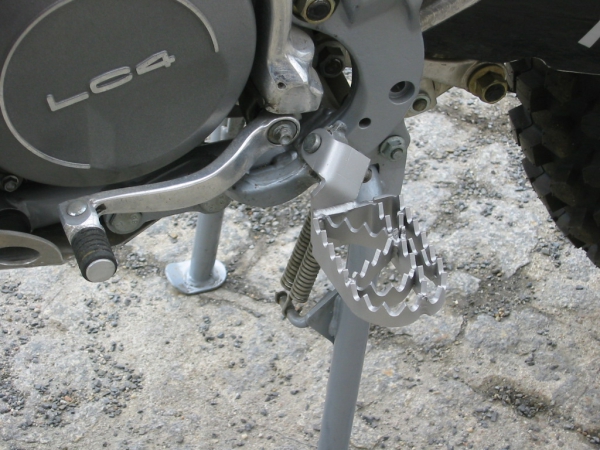 "Bear trap" 3cm lower Rallye-footpegs for all KTM LC4